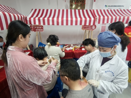 （20250304區(qū)中醫(yī)醫(yī)院）傳承雷鋒精神 弘揚(yáng)中醫(yī)文化3.jpg